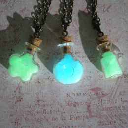 MINI BUTELECZKA SZKLANA OKRĄGŁA Z WGŁĘBIENIEM