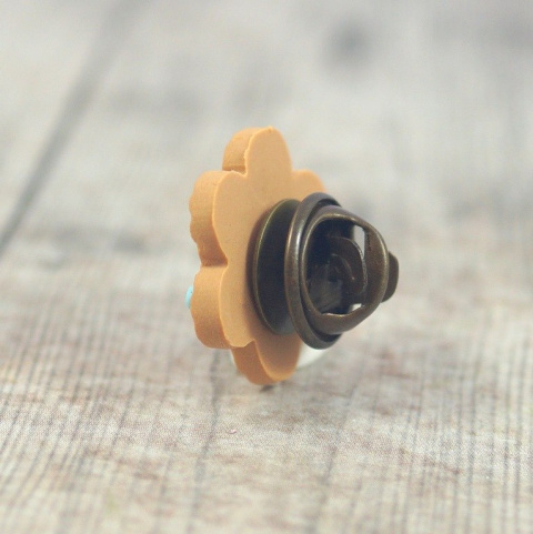 BAZA PRZYPINKI Z TALERZYKIEM STARE ZŁOTO 15 mm.