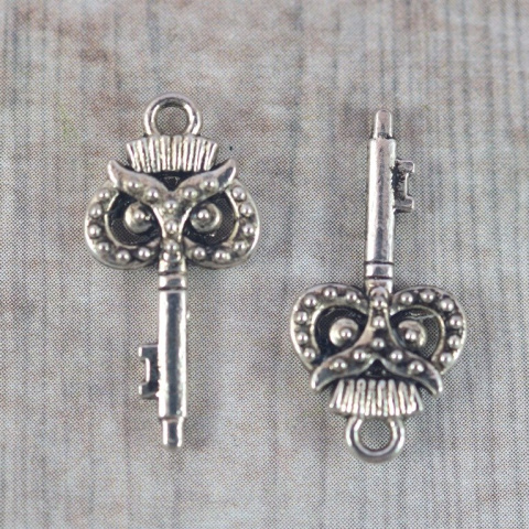 ZAWIESZKA KLUCZYK SOWA