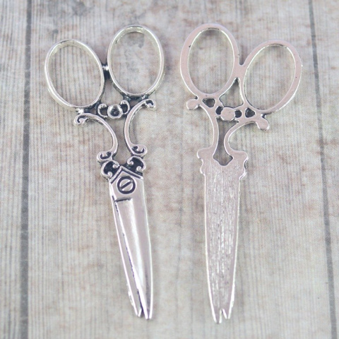 ZAWIESZKA ANTYCZNE NOŻYCZKI