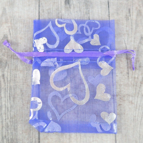 WORECZEK ORGANZY FIOLETOWY SREBRNYMI SERDUSZKAMI