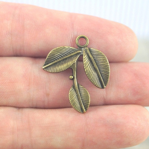 ZAWIESZKA LIŚĆ STARE ZŁOTO