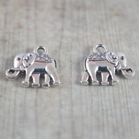 ZAWIESZKA SREBRNA MAŁY SŁOŃ