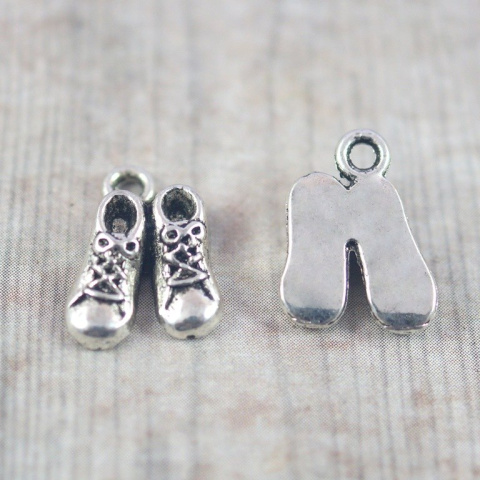 ZAWIESZKA SREBRNA PARA BUCIKÓW