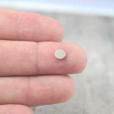 MAGNES NEODYMOWY DO OZDOBY NA LODÓWKĘ