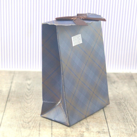 PAPIEROWA TOREBKA ZAPINANA NA RZEP 10,5x7,5 cm