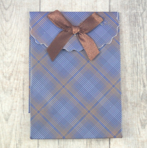 PAPIEROWA TOREBKA ZAPINANA NA RZEP 10,5x7,5 cm