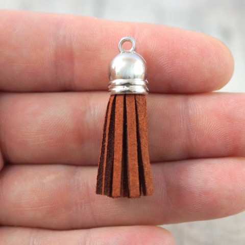 CHWOST- ZAMSZOWY Z METALOWĄ SREBRNĄ KOŃCÓWKĄ