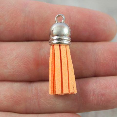 CHWOST- ZAMSZOWY Z METALOWĄ SREBRNĄ KOŃCÓWKĄ