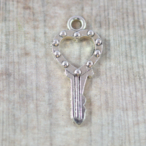 ZAWIESZKA METALOWA KLUCZYK