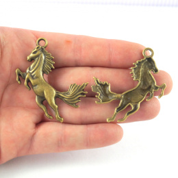 ZAWIESZKA METALOWA KOŃ