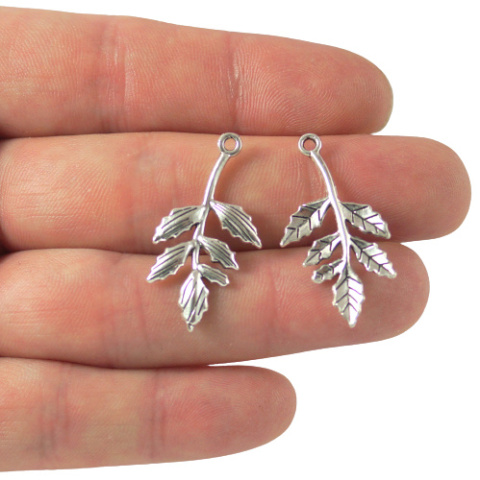 ZAWIESZKA METALOWA LIŚĆ