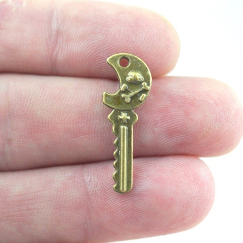 ZAWIESZKA METALOWA KLUCZYK