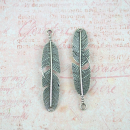 ZAWIESZKA PIÓRKO ŁĄCZNIK SREBRNE