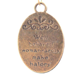 ZAWIESZKA METALOWA Z NAPISEM