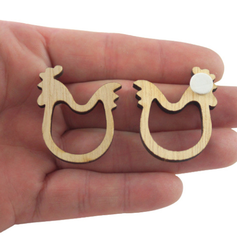 DREWNIANA OZDOBA KOGUCIK AŻUROWY