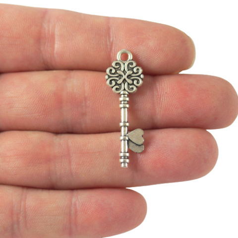 ZAWIESZKA ANTYCZNY KLUCZYK