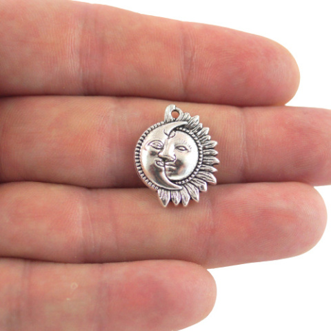 ZAWIESZKA KSIĘŻYC i SŁOŃCE