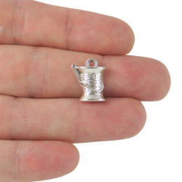 ZAWIESZKA IGŁA Z NITKĄ