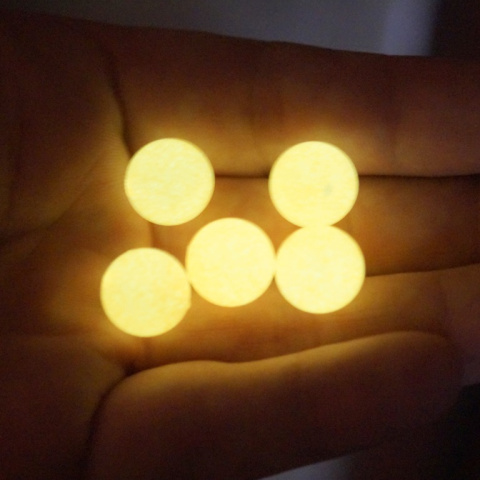 KORALIKI FLUORESCENCYJNE RÓŻOWE 10 mm 5 szt.