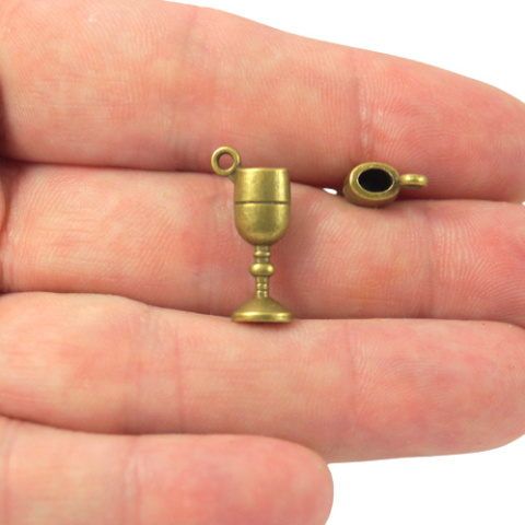 ZAWIESZKA METALOWA KIELISZEK