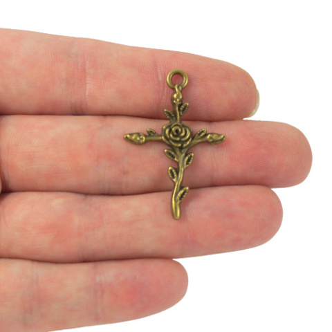 ZAWIESZKA KRZYŻYK Z RÓŻĄ