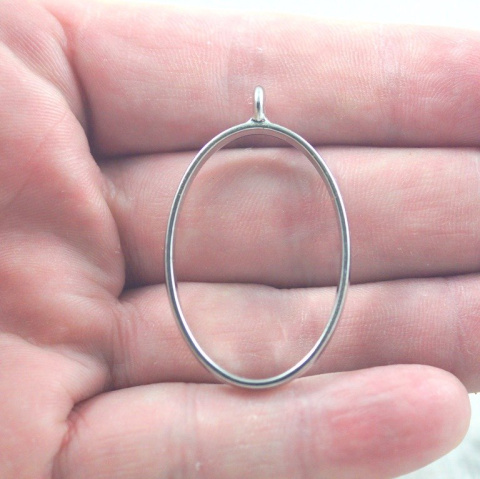 ZAWIESZKA ,RAMKA SREBRNA OWALNA