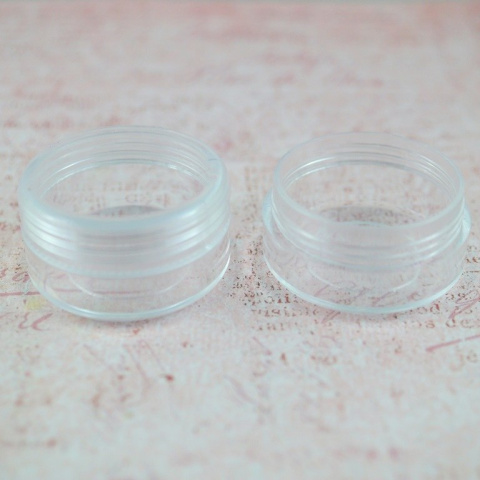 POJEMNICZEK OKRĄGŁY ZAKRĘCANY 39x21 mm.