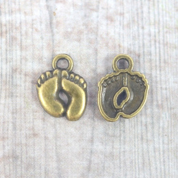 ZAWIESZKA DWIE STÓPKI STARE ZŁOTO