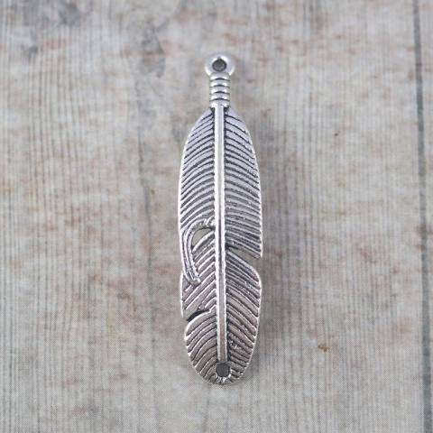 ZAWIESZKA SKRZYWIONE PIÓRO